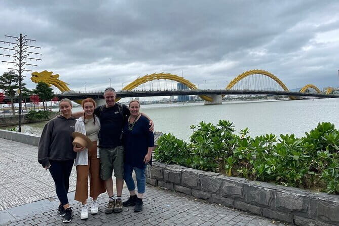 Da Nang Street Food Private Tour With Local Students - Final Stop: Tran Thi Ly Bridge (15 minutes)
