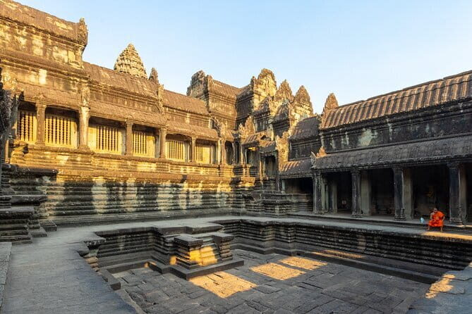 Daily trip by private Car Siem Reap to PhnomPenh - Who Will Love This Tour?