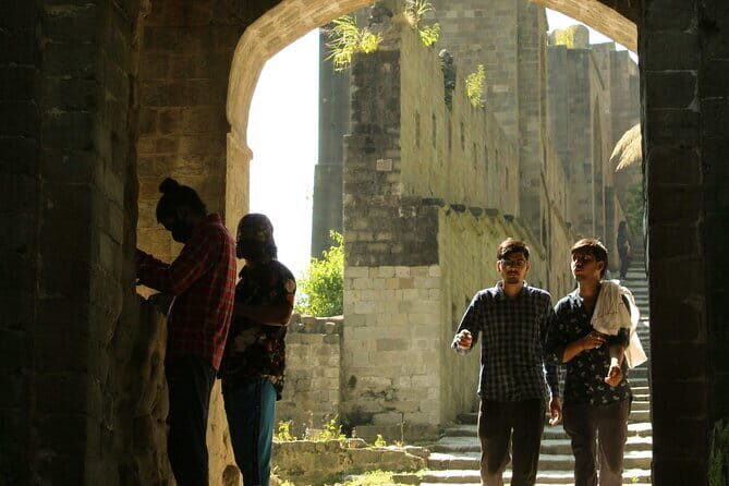 Dal Lake and Kangra Fort Guided Day Tour From Dharamshala - FAQ