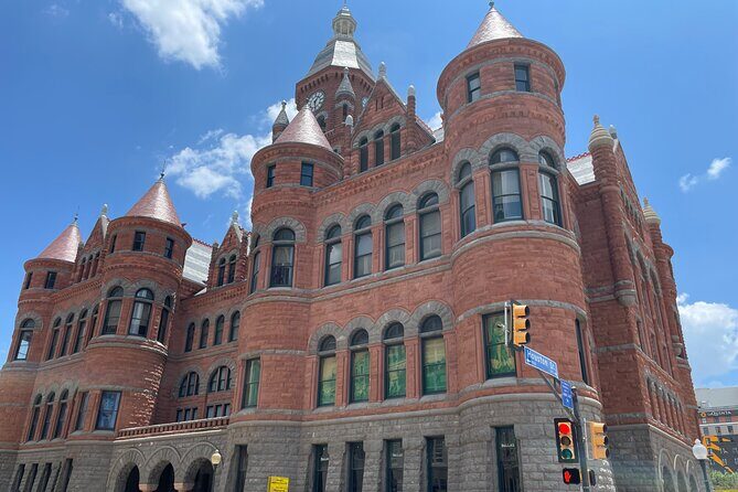 Dallas in Wonderland: A Self-Guided Walking Tour of Dallas - Who Will Love This Tour?