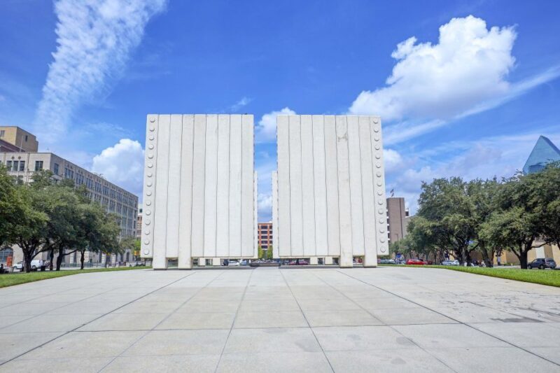 Dallas: JFK Assassination and Sixth Floor Museum Tour - The Sum Up