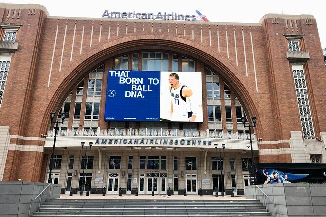 Dallas Mavericks Basketball Game at American Airlines Center - Analyzing the Value: Is It Worth It?