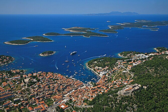 Dalmatian route - Panoramic flight over Bra, Hvar, olta & Split from Bra - Starting Point: Bra Airport