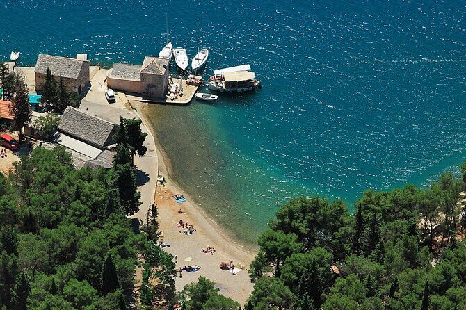 Dalmatian route - Panoramic flight over Bra, Hvar, olta & Split from Bra - Who Will Love This Tour?