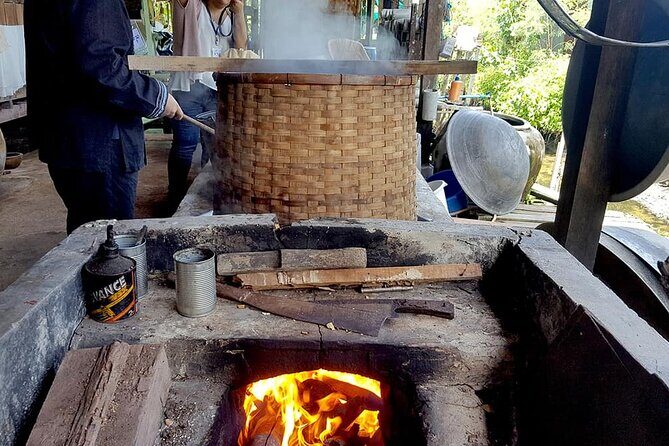Damnoen Saduak Floating Market & Maeklong Railway Market Tour From Bangkok - Authenticity, Value, and How It Stacks Up