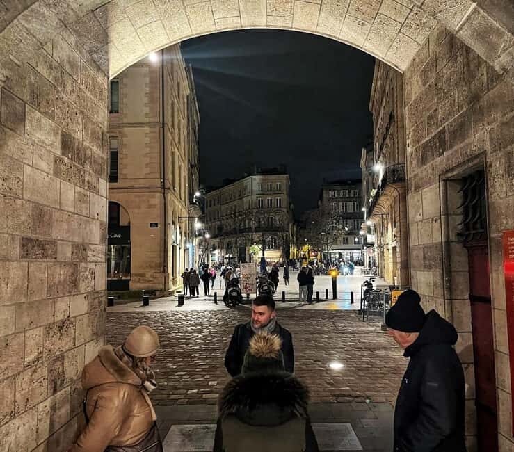 Dark Bordeaux: Ghosts, True Crimes, Eternal haunting Tales - Practical Details and Tips for Participants