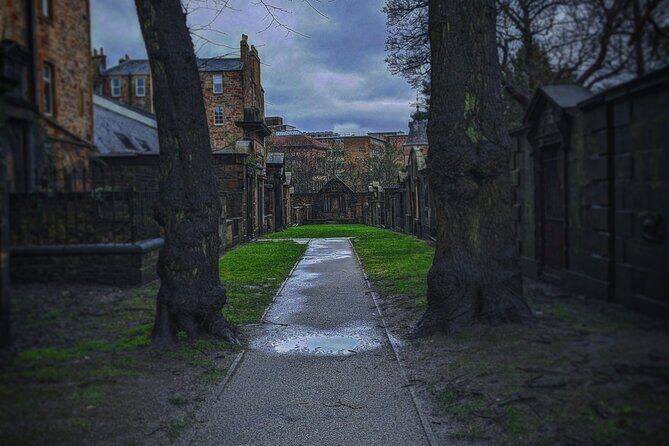 Dark History and Ghost Tour of Edinburgh - Exploring Edinburgh’s Haunted Streets: An In-Depth Review