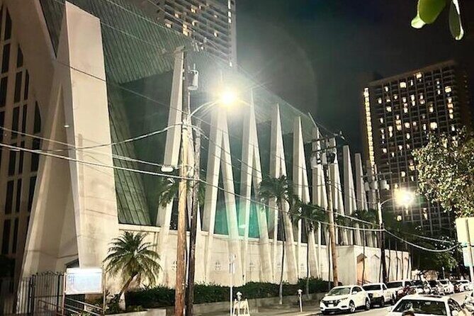 Dark Side Adventure Tours: Ghosts of Waikiki - Key Points