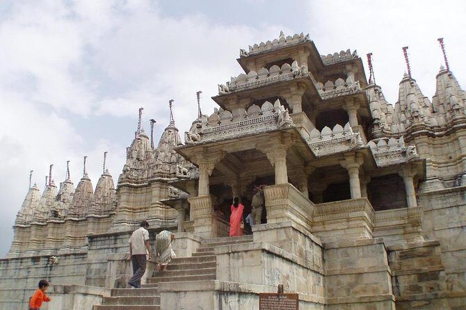 Day Excursion To Ranakpur Jain Temple From Udaipur With Lunch - Key Points
