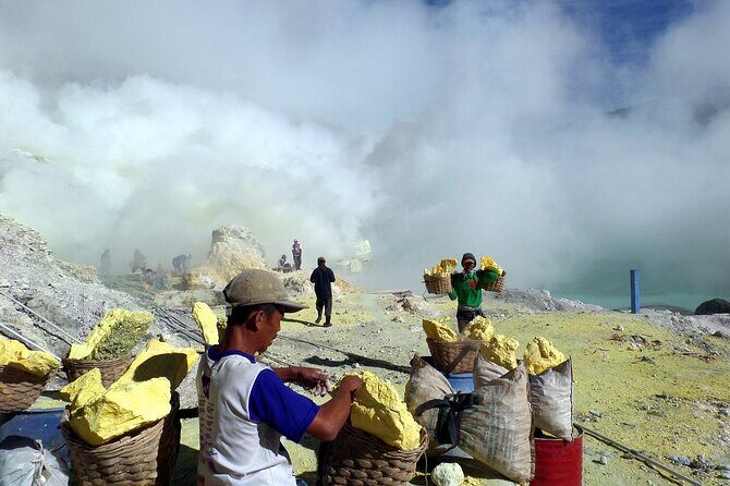 Day Hike Mount Ijen Mid Night Blue Fire Guided Tour - What’s Included and What’s Not