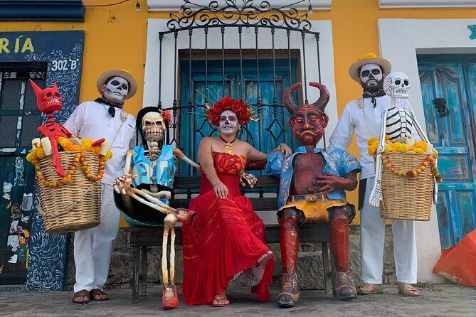 Day of the Dead Night Tour: Oaxacas Cemeteries & Traditions - Second Stop: Santa Cruz Xoxocotlán