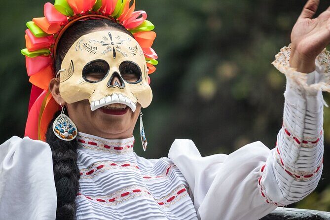 Day of the Dead Tour - A Detailed Look at the Day of the Dead Tour