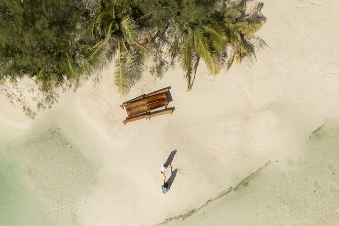 Day on a private island in Bora Bora - alone in the world - The Itinerary Breakdown