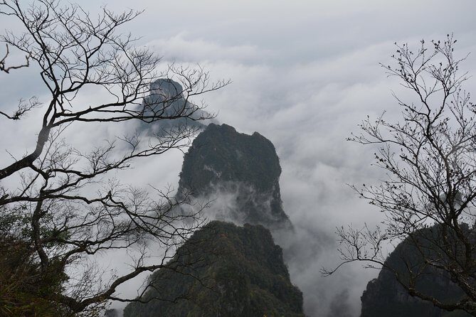 Day tour for Tianmen Mountain National Forest Park - The 99-Turn Road and 999-Step Pathway