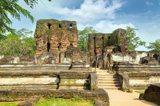 Day Tour from Dambulla to Sigiriya or Pidurangala & Polonnaruwa - The Experience in Detail: What to Expect
