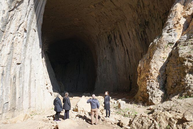 Day Tour: God's eyes cave, Saeva dupka cave & Glozehne monastery - FAQ
