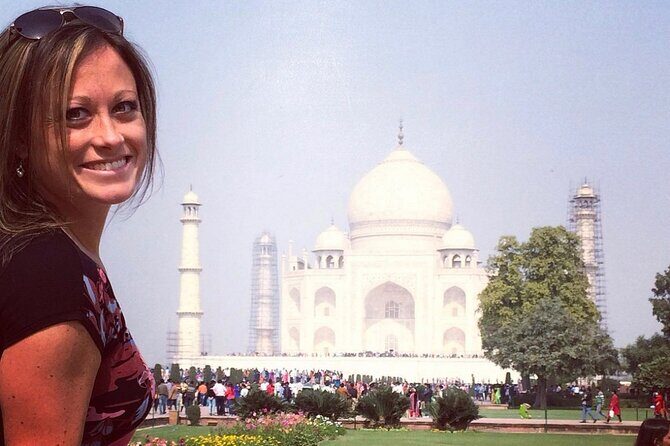 Day Tour To Taj Mahal For Solo Female Traveler with 100% Safety - FAQs
