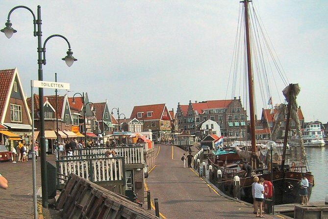 Day Trip from Amsterdam to Zaanse Schans Windmills and Volendam - Who Should Consider This Tour?