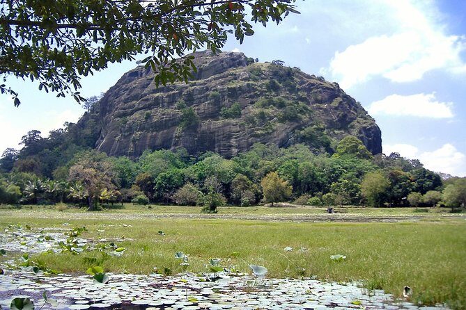 Day-trip from Anuradhapura to Haththikuchchi & Yapahuwa - Heritage Tour - Discovering Haththikuchchi: An Ancient Pilgrimage Site Amidst Scenic Rocks