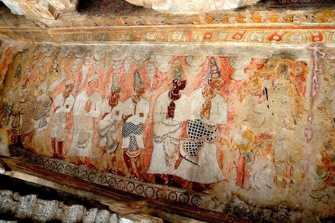 Day trip from Bangalore to Lepakshi for Temple architecture & paintings - Key Points