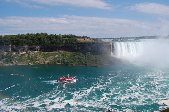 Day-Trip from Toronto to Niagara Falls with skip-the-line boat - The Sum Up