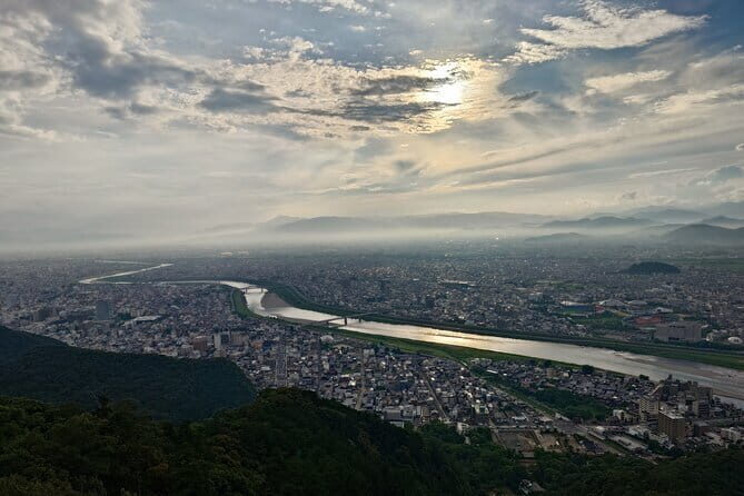 Day Trip Gifu Highlight Tour by Public Transportation from Nagoya - A Closer Look at the Gifu Highlight Tour