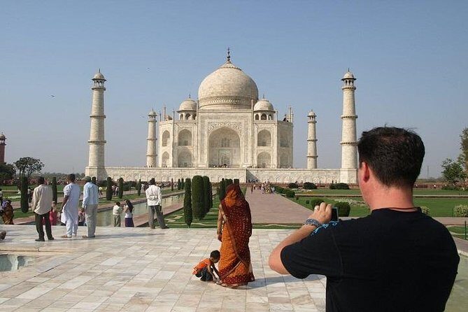 Day Trip To Agra From Mumbai With Air Tickets - Key Points