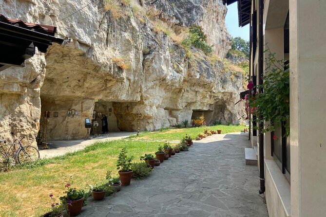 Day Trip to Bulgaria and Veliko Tarnovo from Bucharest - The Sum Up