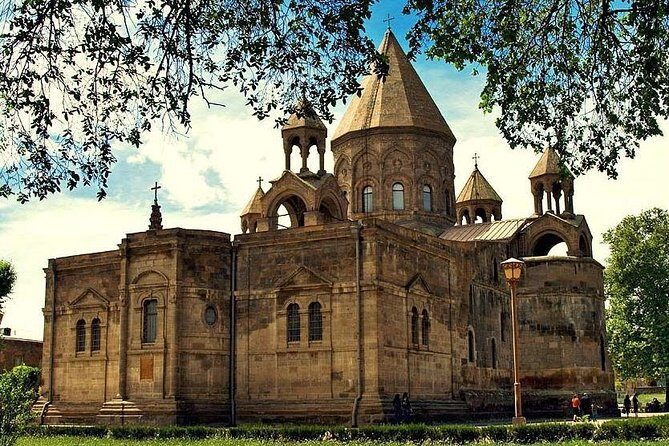 Day trip to: Echmiadzin Cathedral and Zvartnots Temple - Key Points