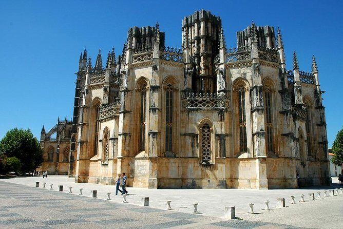 Day trip to Fatima, Batalha Monastery, Ericeira and Òbidos - FAQs