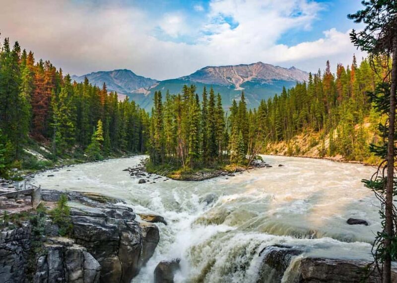 Day Trip to Jasper + Banff with picnic and drinks - Practical Tips for Travelers