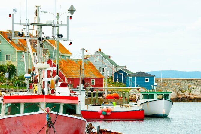 Day Trip to Lunenburg, Mahone Bay and Peggy's Cove from Halifax - An In-Depth Look at the Itinerary