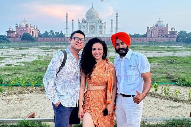 Day Trip to Taj Mahal, Agra Fort and Baby Taj from Delhi by Car - The Itinerary in Detail