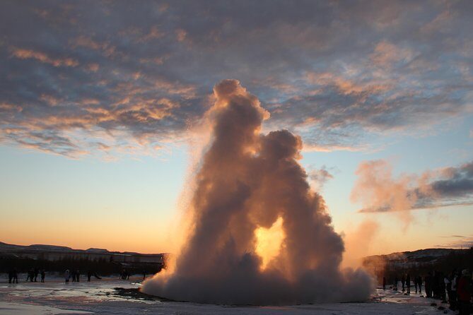 Day Trip to the Golden Circle and Hot spring Geyser by 4WD Jeep from Reykjavik - Who Should Consider This Tour?