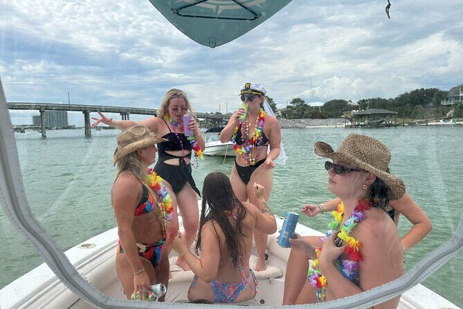 Daytime Family and Friends 1.5 Hour Private Sightseeing Cruise - Exploring the Itinerary in Detail