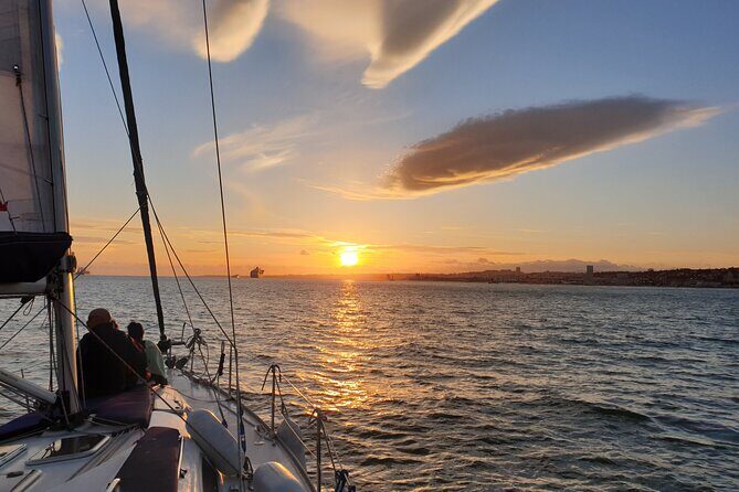 Daytime/Lisbon Sunset Boat with history and wine (small group) - Practical Tips for Your Booking