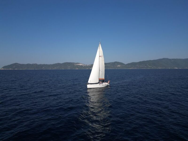Daytrip with Diamanti Sailing Skiathos, lunch included - Key Points