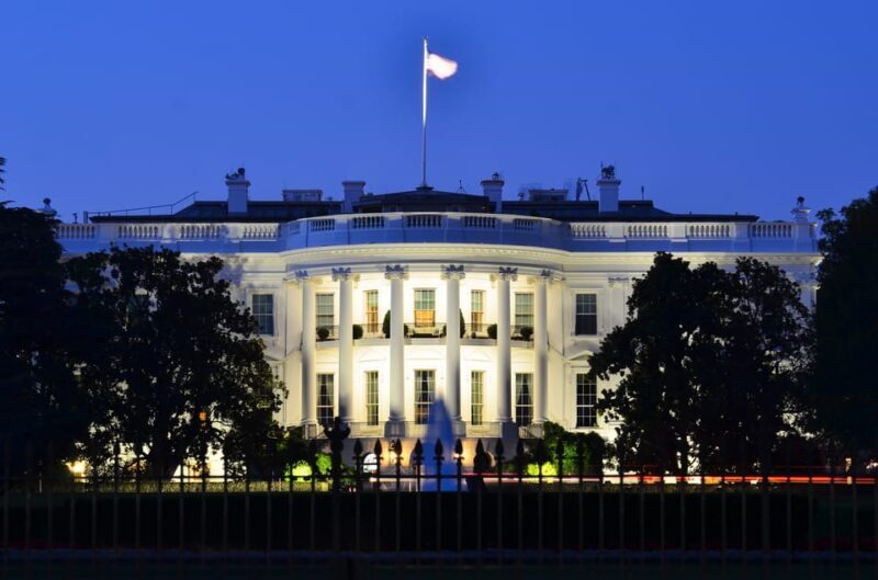DC: Monuments & Memorials Sunset Tour by Open-top Bus - Frequently Asked Questions