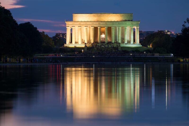 DC: Monuments & Memorials Sunset Tour by Open-top Bus - FAQs