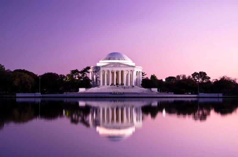 DC: Monuments & Memorials Sunset Tour by Open-top Bus - Key Points