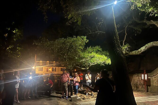 Dead Of Night Ghost Tour in Williamsburg / PARANORMAL EQUIPMENT - An In-Depth Review of the Dead of Night Ghost Tour