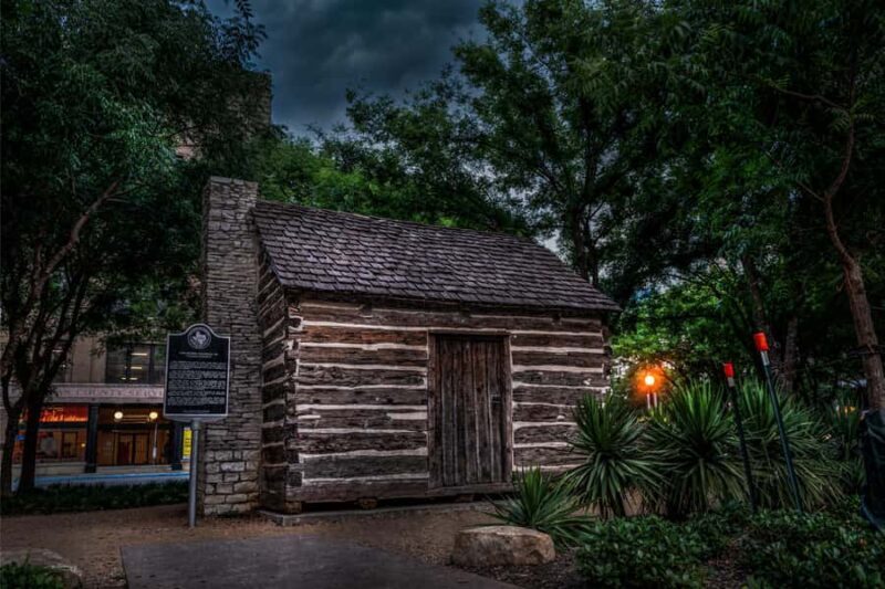 Deadly Dallas Ghost Tours: Blood, Bones & Burials - An Overview of the Experience