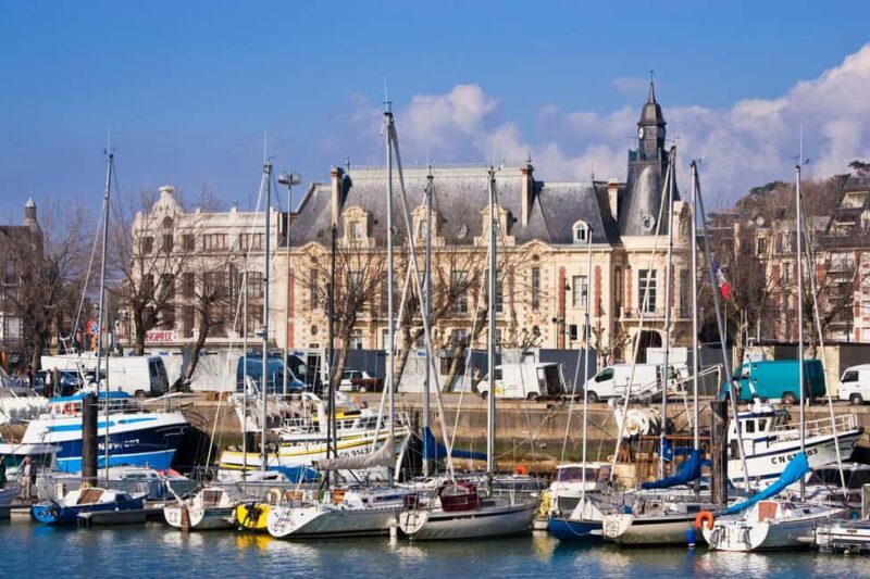 Deauville Rouen Honfleur: private round tour from Le Havre - The Experience: A Deep Dive into the Normandy Tour