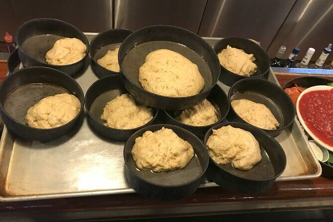 Deep Dish Cooking Class at Pizzeria Uno in Chicago - The Experience: Pros and Cons