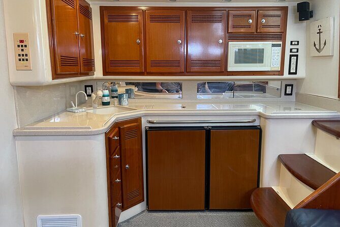 Deep Sea Fishing Charter in Waikiki, Hawaii - Practical Details and What to Keep in Mind