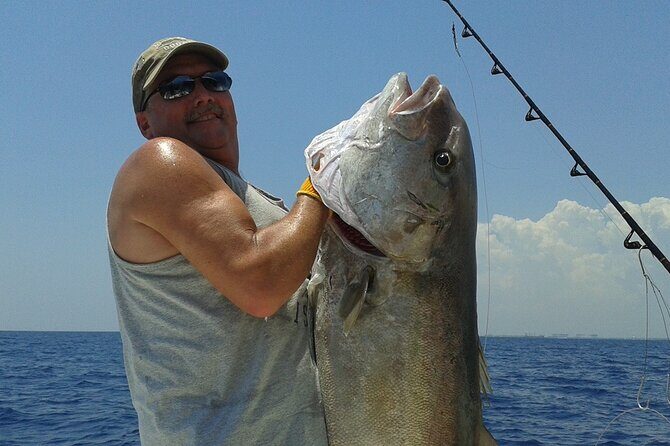 Deep sea fishing charters in Fort Lauderdale aboard 52' Hatteras - FAQs