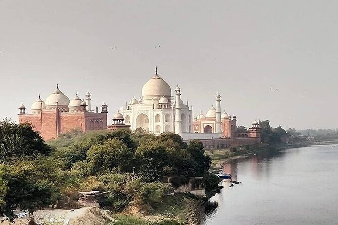 DELHI - AGRA TOUR (3 Nights /4 Days) - The Bottom Line