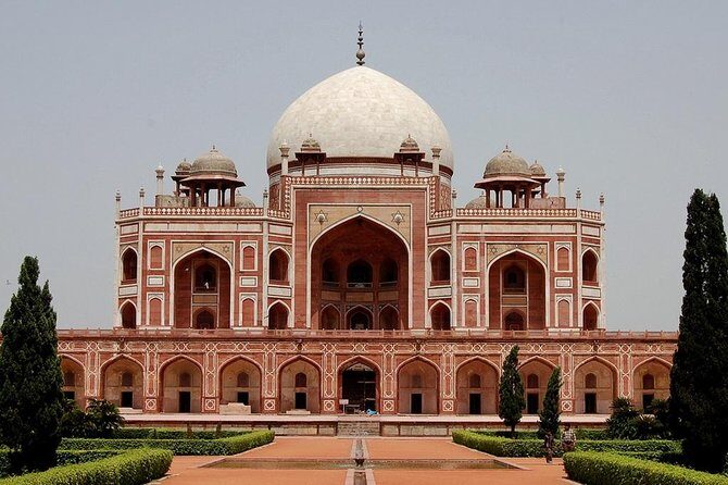 Delhi, Half day Sightseeing to New Delhi (Qutub Minar & Humayun's Tomb) - First Stop: Qutub Minar
