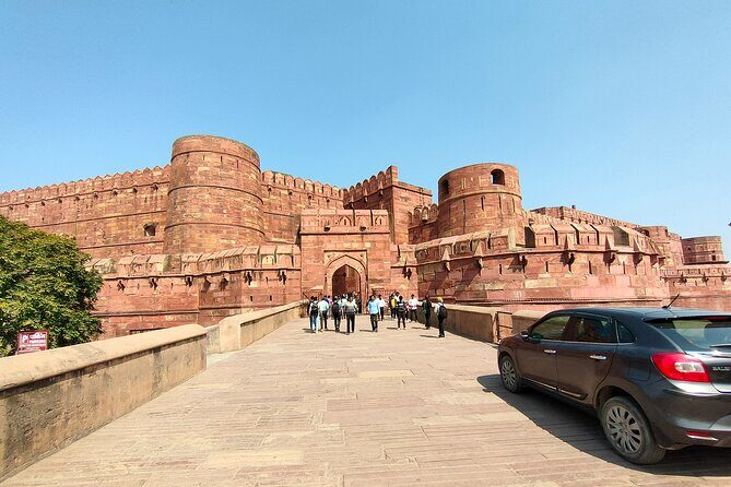 Delhi Local tour with Taj Mahal, 2 Days Tour (All inclusive) - What to Expect on Day 1: Delhis Top Sights