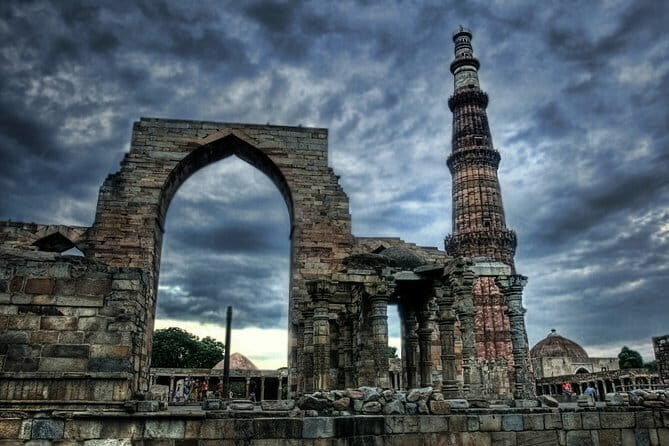 Delhi: Old and New Delhi Private Guided Day Tour - The Best of Old Delhi: History and Bustle